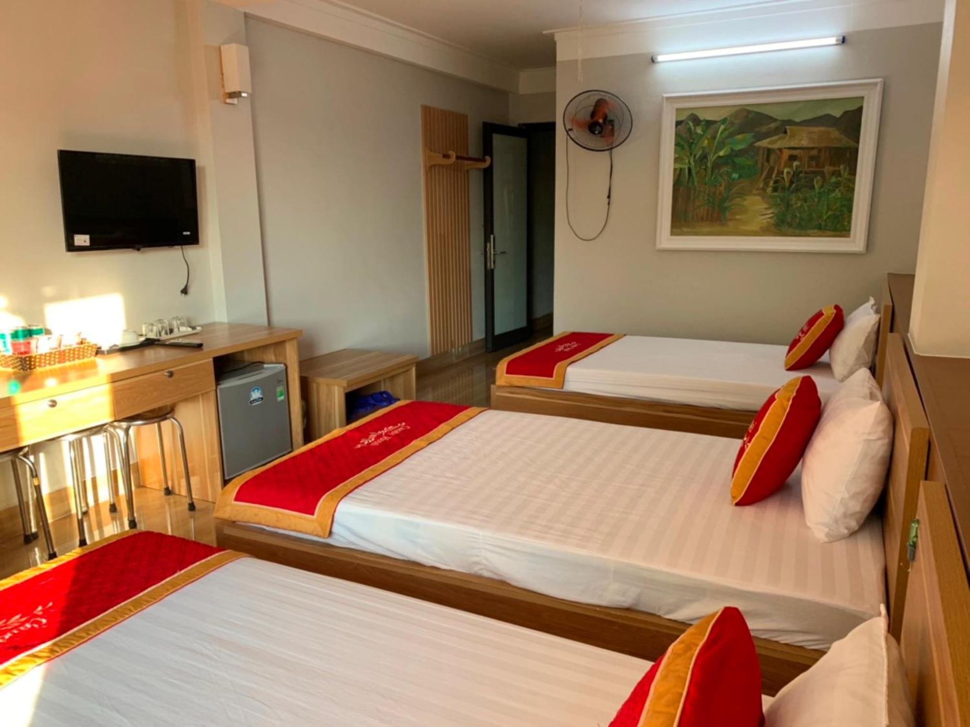 Candy Hotel Ha Long Bagian luar foto