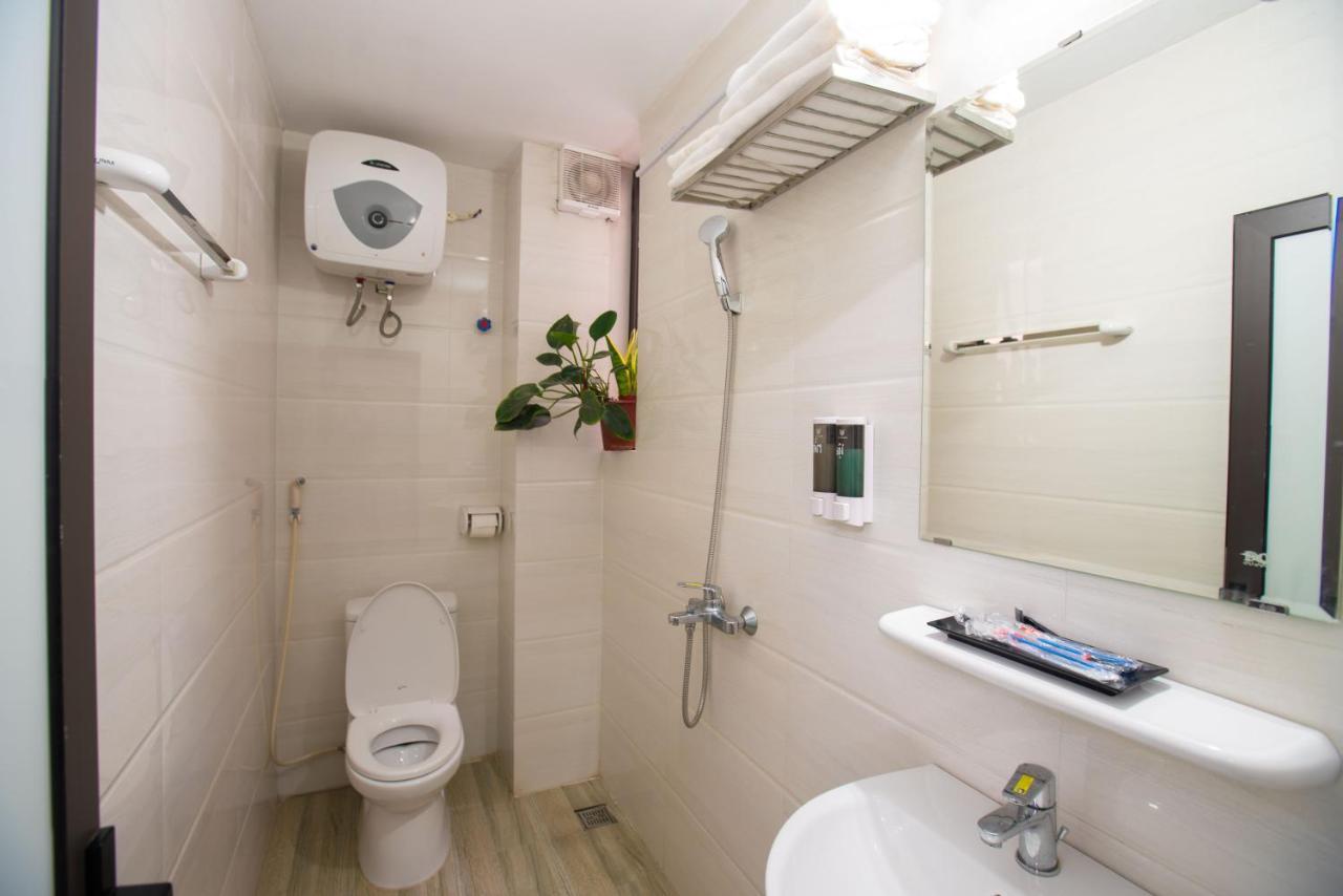 Candy Hotel Ha Long Bagian luar foto