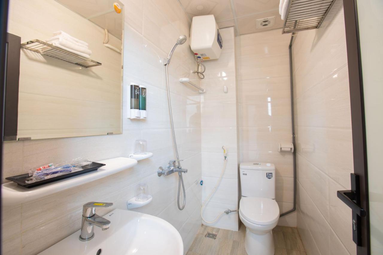 Candy Hotel Ha Long Bagian luar foto